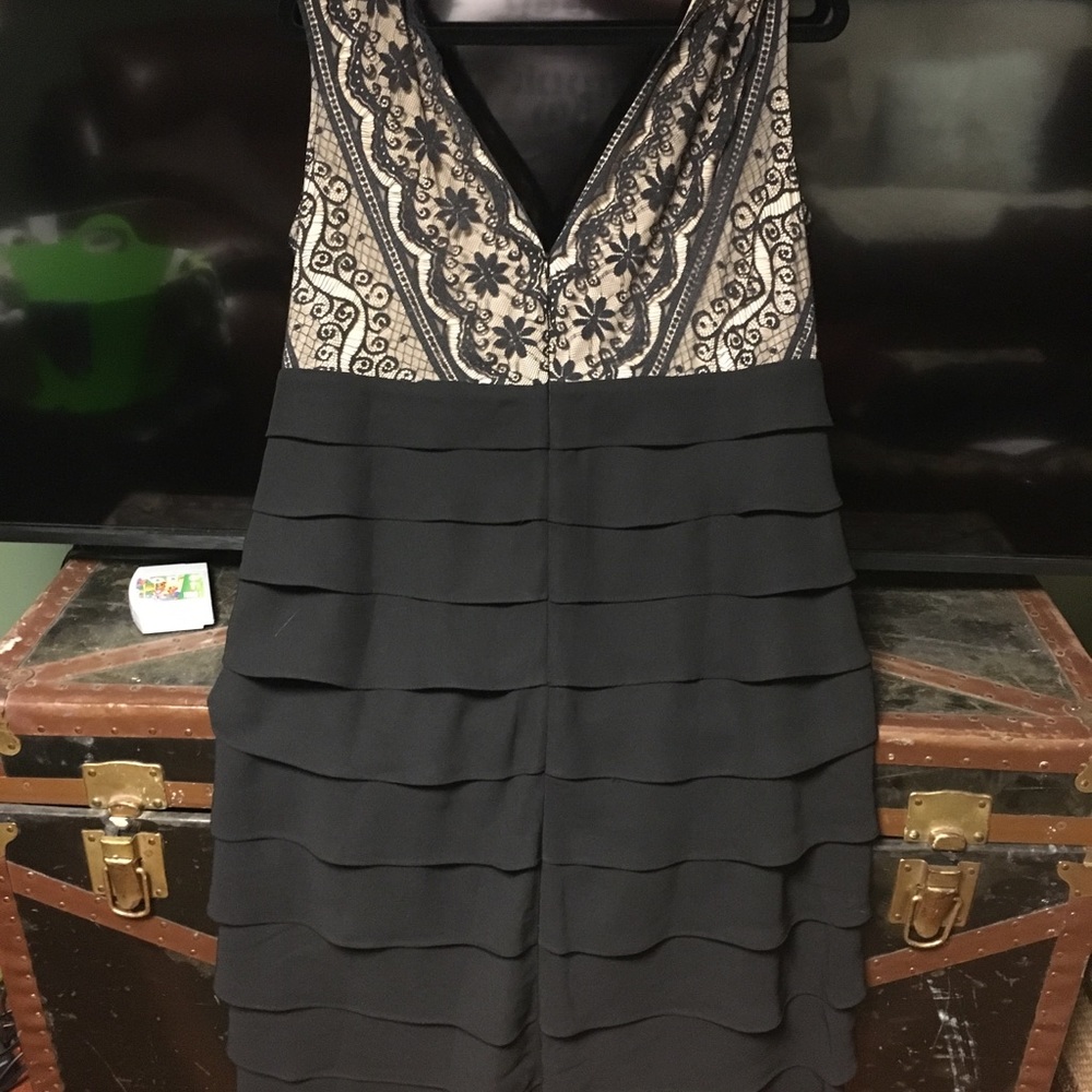 Cocktail sleeveless black dress